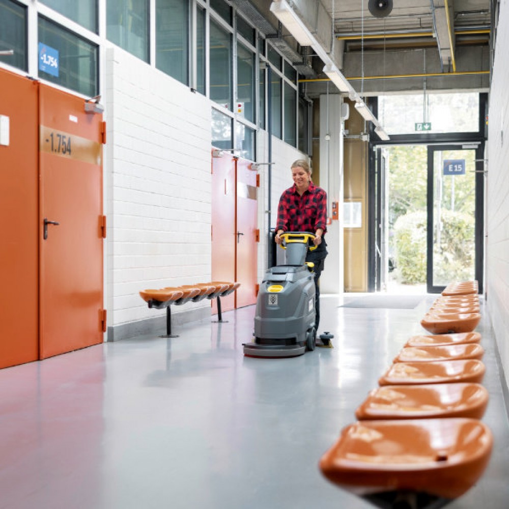 Karcher BD 43/25 C Bp Classic Scrubber Dryer | 1.515-403.0