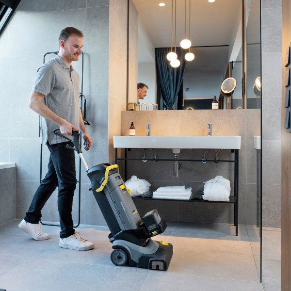 Karcher BR 30/4 C Bp Pack Scrubber Dryer | 1.783-228.0 Karcher BR 30/4 C Bp Pack Scrubber Dryer | 1.783-228.0