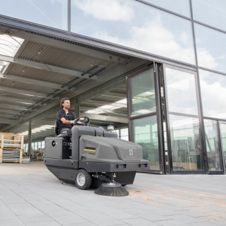 Karcher KM 120/250 R LPG Classic Industrial Sweeper | 1.186-001.0