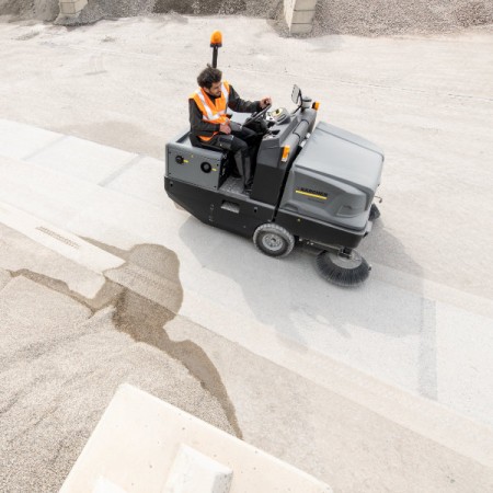 Karcher KM 150/500 R LPG Industrial Sweeper | 1.186-147.0
