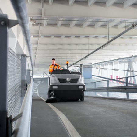 Karcher KM 150/500 R LPG Industrial Sweeper | 1.186-147.0