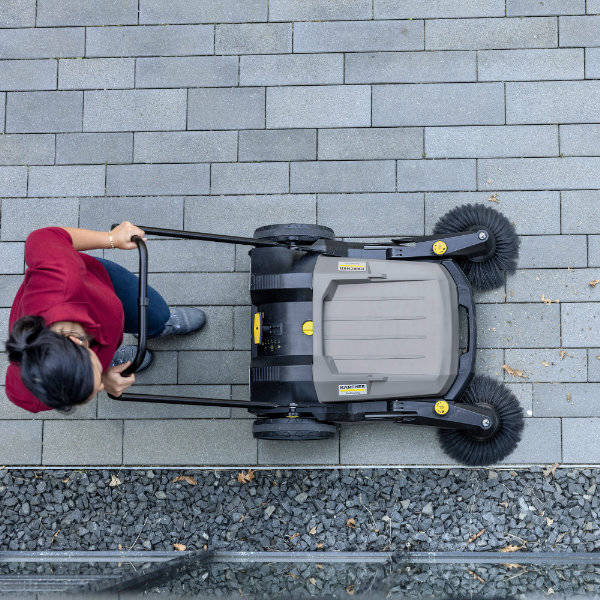 Karcher KM 70/20 C 2SB Sweeper | 1.517-131.0 Karcher KM 70/20 C 2SB Sweeper | 1.517-131.0