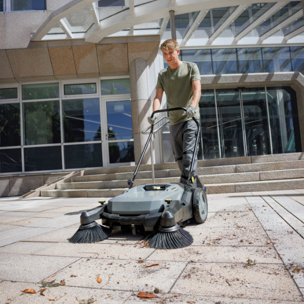 Karcher KM 70/20 C 2SB Sweeper | 1.517-131.0 Karcher KM 70/20 C 2SB Sweeper | 1.517-131.0
