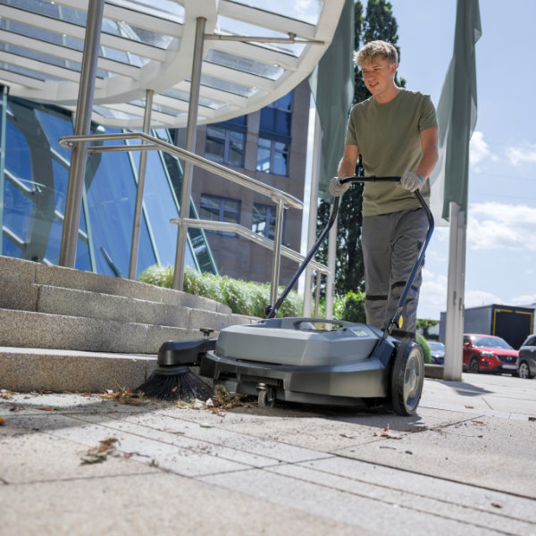 Karcher KM 70/20 C Sweeper | 1.517-130.0 Karcher KM 70/20 C Sweeper | 1.517-130.0