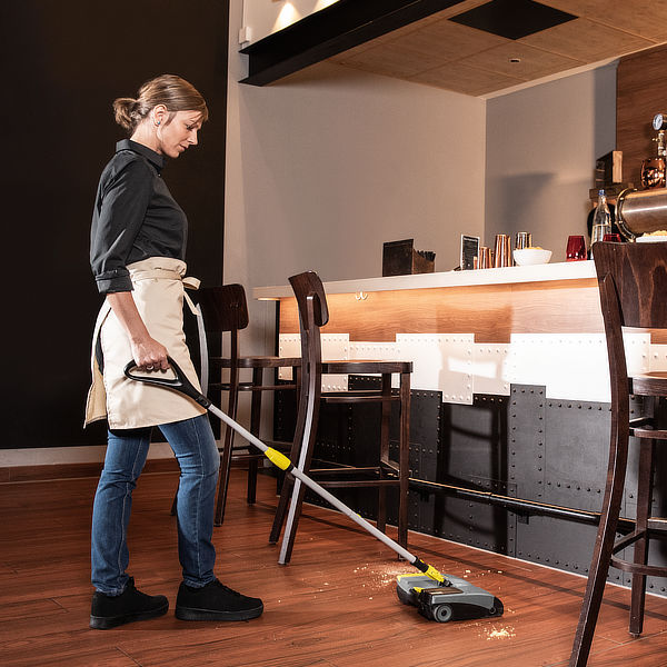 Karcher EB 30/1 Li-Ion Electric Broom | 1.545-126.0 Karcher EB 30/1 Li-Ion Electric Broom | 1.545-126.0